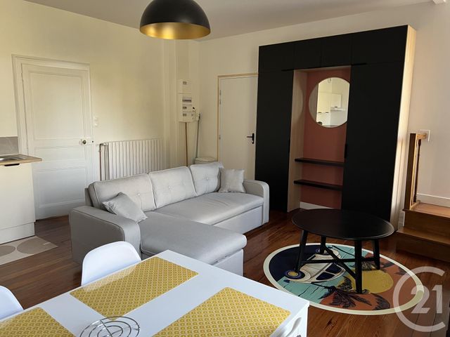 Appartement à louer - 2 pièces - 41.0 m2 - FOUGERES - 35 - BRETAGNE - Century 21 Gambetta
