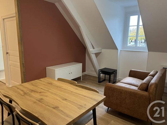 Appartement à louer - 2 pièces - 36.71 m2 - FOUGERES - 35 - BRETAGNE - Century 21 Gambetta