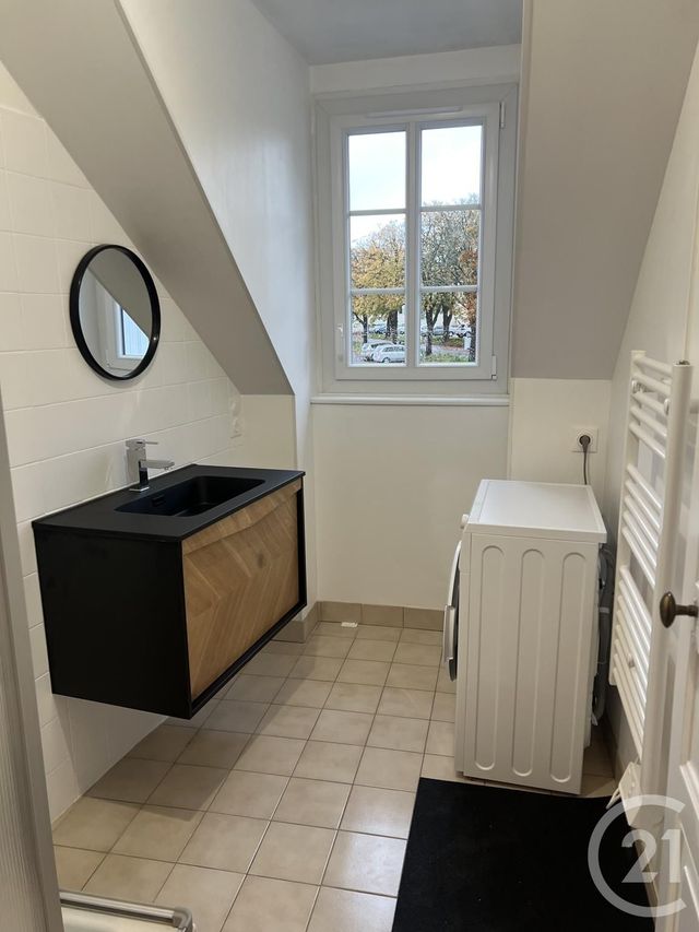 Appartement à louer - 2 pièces - 36.71 m2 - FOUGERES - 35 - BRETAGNE - Century 21 Gambetta
