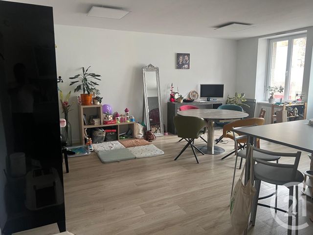 Appartement à louer - 4 pièces - 99.38 m2 - LECOUSSE - 35 - BRETAGNE - Century 21 Gambetta