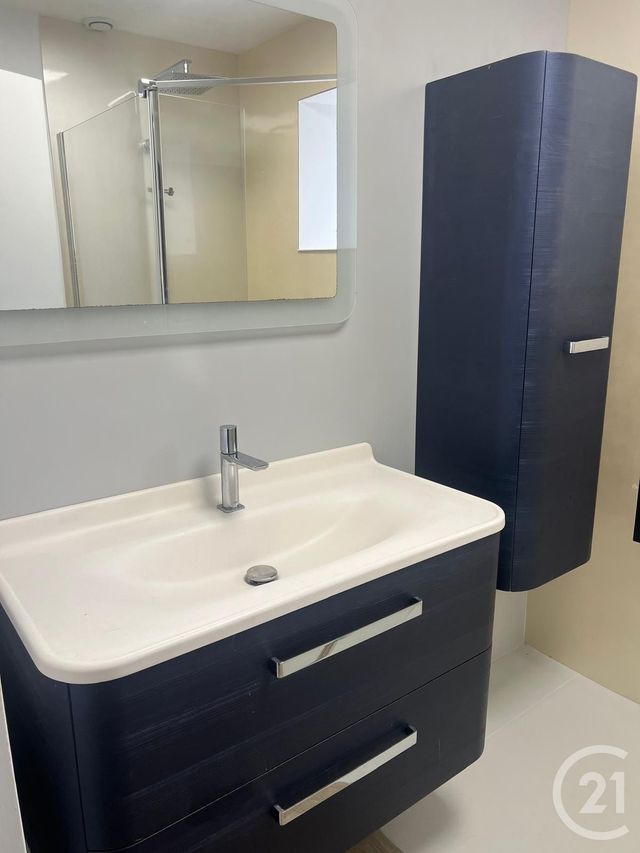 Appartement à louer - 4 pièces - 99.38 m2 - LECOUSSE - 35 - BRETAGNE - Century 21 Gambetta