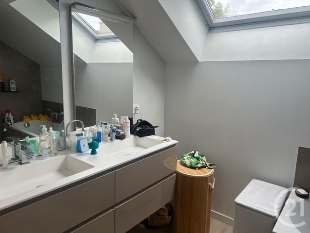 Appartement à louer - 4 pièces - 99.38 m2 - LECOUSSE - 35 - BRETAGNE - Century 21 Gambetta