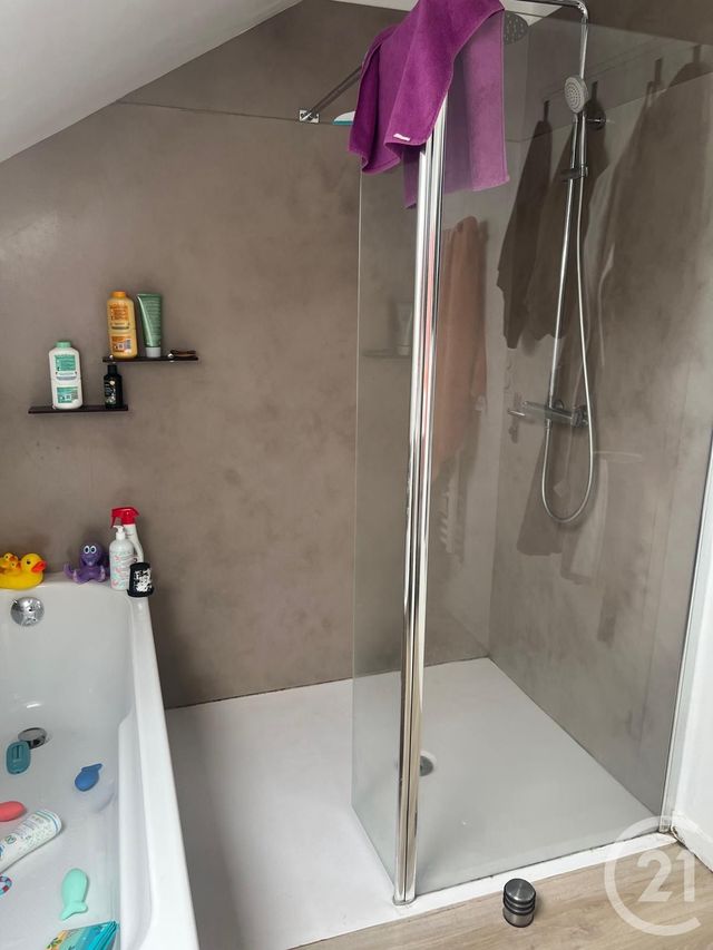 Appartement à louer - 4 pièces - 99.38 m2 - LECOUSSE - 35 - BRETAGNE - Century 21 Gambetta