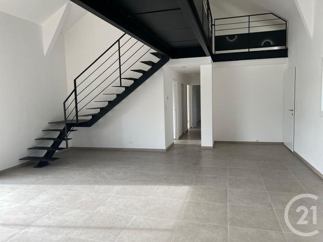 maison à louer - 6 pièces - 156.4 m2 - ROMAGNE - 35 - BRETAGNE - Century 21 Gambetta