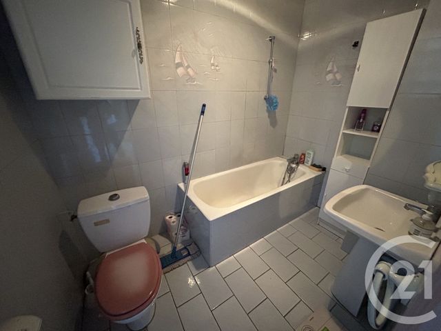 maison à vendre - 6 pièces - 129.96 m2 - ST GERMAIN EN COGLES - 35 - BRETAGNE - Century 21 Gambetta