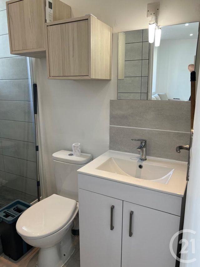 Appartement à louer - 2 pièces - 38.56 m2 - FOUGERES - 35 - BRETAGNE - Century 21 Gambetta