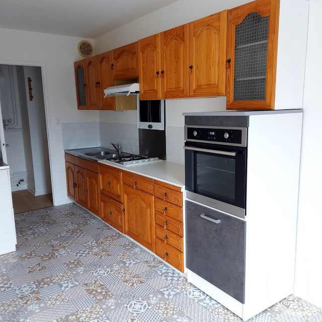 Appartement Duplex à louer - 4 pièces - 80.81 m2 - FOUGERES - 35 - BRETAGNE - Century 21 Gambetta