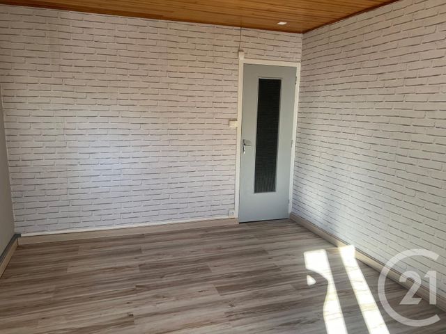 maison à louer - 3 pièces - 76.0 m2 - ST GEORGES DE CHESNE - 35 - BRETAGNE - Century 21 Gambetta