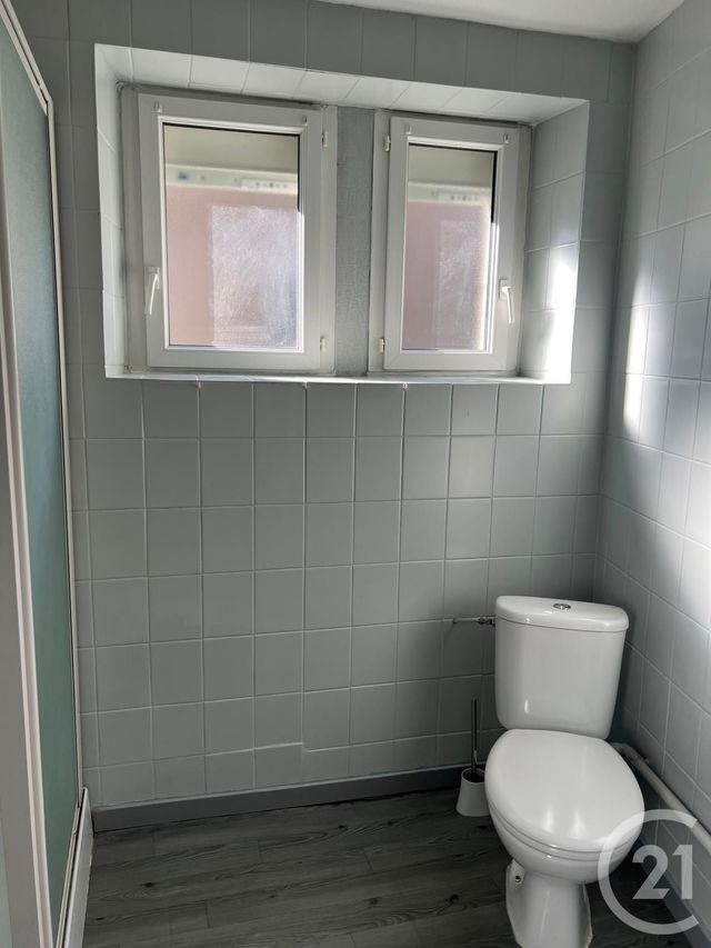 maison à louer - 3 pièces - 76.0 m2 - ST GEORGES DE CHESNE - 35 - BRETAGNE - Century 21 Gambetta