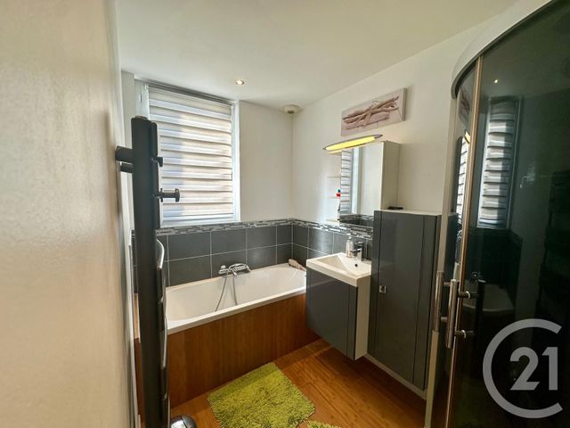 maison à vendre - 5 pièces - 130.0 m2 - FOUGERES - 35 - BRETAGNE - Century 21 Gambetta
