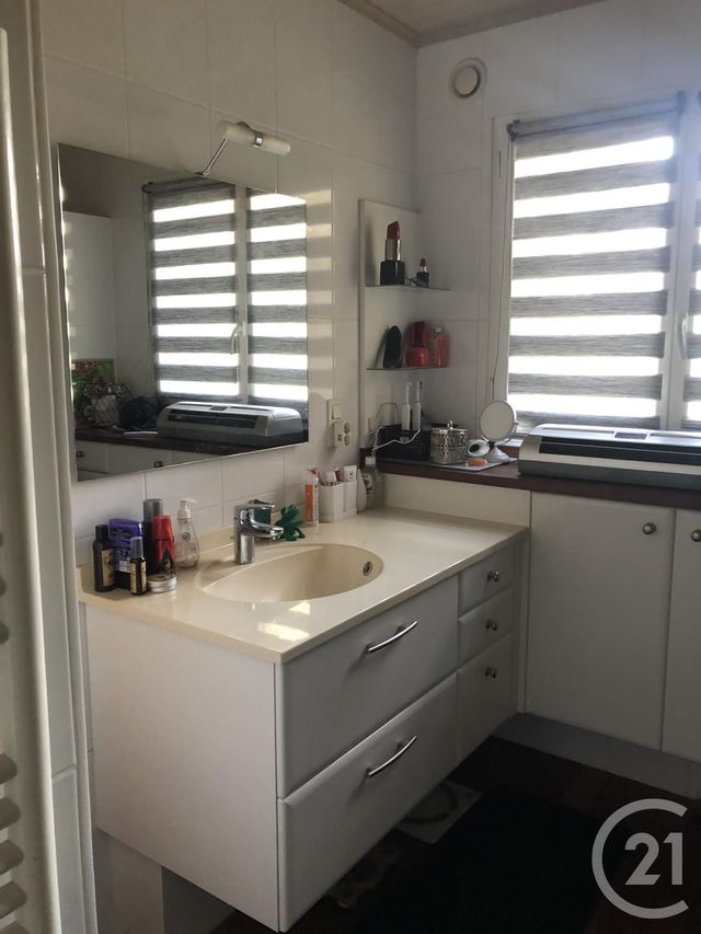 maison à louer - 4 pièces - 137.5 m2 - MAEN ROCH - 35 - BRETAGNE - Century 21 Gambetta