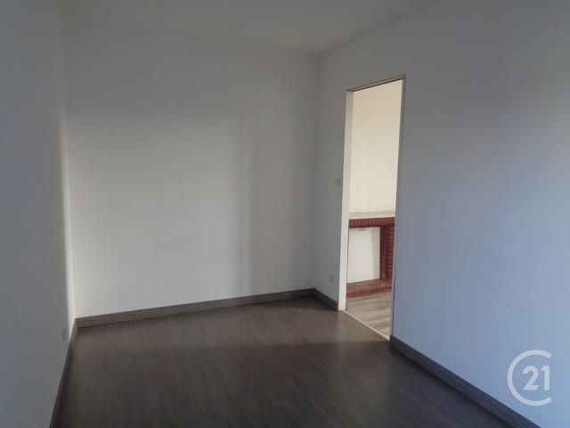 Appartement F2 à louer - 2 pièces - 34.31 m2 - FOUGERES - 35 - BRETAGNE - Century 21 Gambetta
