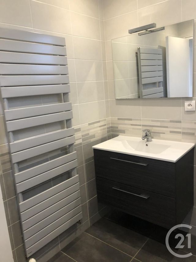 maison à louer - 4 pièces - 82.29 m2 - ST HILAIRE DES LANDES - 35 - BRETAGNE - Century 21 Gambetta