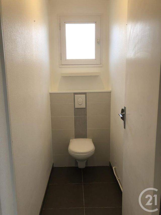 maison à louer - 4 pièces - 82.29 m2 - ST HILAIRE DES LANDES - 35 - BRETAGNE - Century 21 Gambetta