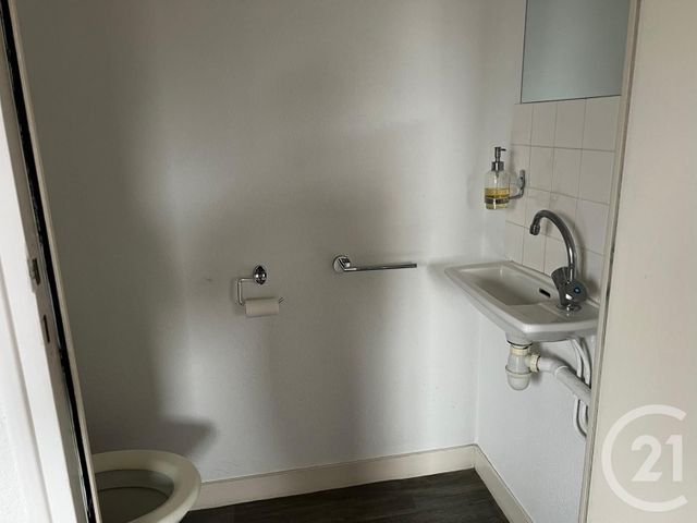 Appartement Local à louer - 1 pièce - 25.0 m2 - FOUGERES - 35 - BRETAGNE - Century 21 Gambetta