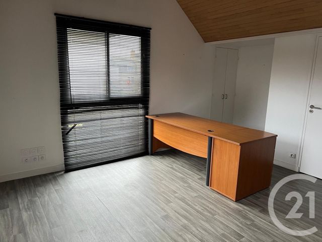 Appartement Local à louer - 1 pièce - 25.0 m2 - FOUGERES - 35 - BRETAGNE - Century 21 Gambetta