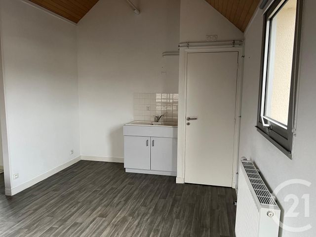 Appartement Local à louer - 1 pièce - 25.0 m2 - FOUGERES - 35 - BRETAGNE - Century 21 Gambetta