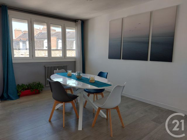 Appartement T3 à vendre - 3 pièces - 76.47 m2 - FOUGERES - 35 - BRETAGNE - Century 21 Gambetta