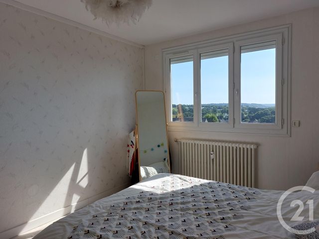 Appartement T3 à vendre - 3 pièces - 76.47 m2 - FOUGERES - 35 - BRETAGNE - Century 21 Gambetta
