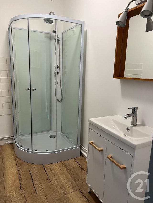 Appartement à louer - 2 pièces - 35.0 m2 - FOUGERES - 35 - BRETAGNE - Century 21 Gambetta