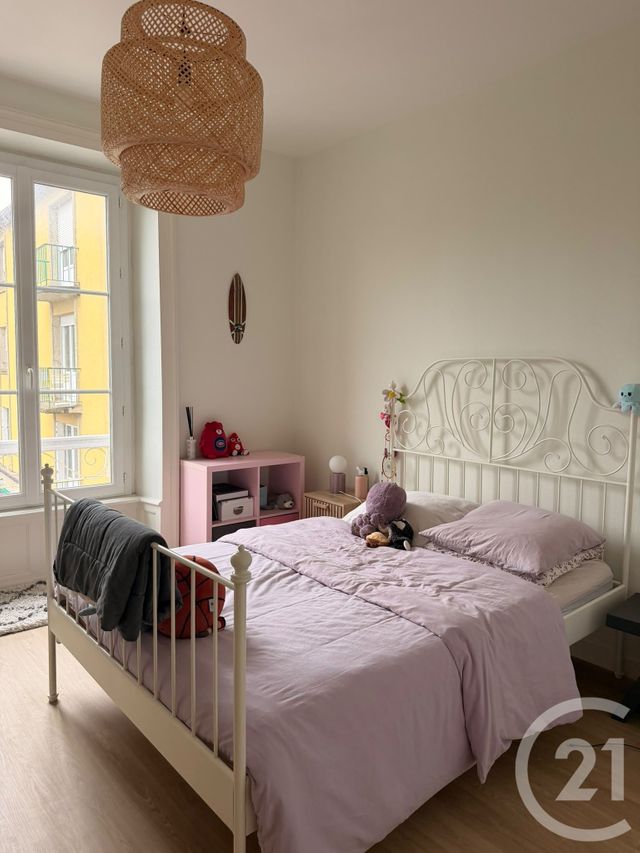 Appartement à louer - 3 pièces - 96.1 m2 - FOUGERES - 35 - BRETAGNE - Century 21 Gambetta