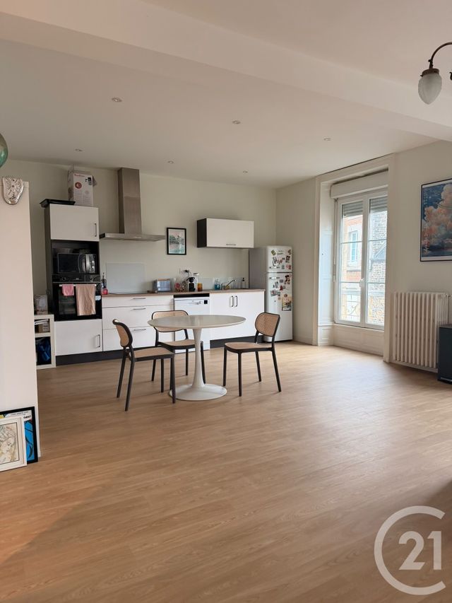 Appartement à louer - 3 pièces - 96.1 m2 - FOUGERES - 35 - BRETAGNE - Century 21 Gambetta