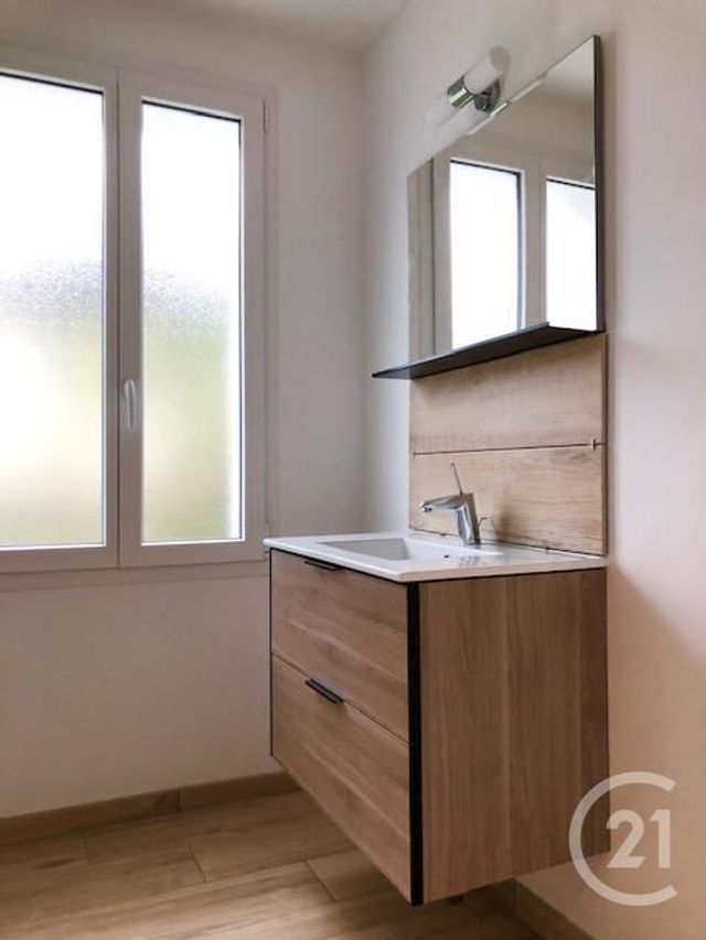 maison à louer - 2 pièces - 35.8 m2 - FOUGERES - 35 - BRETAGNE - Century 21 Gambetta