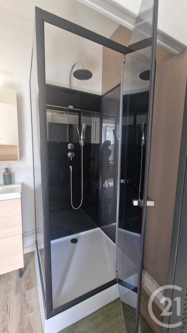 Appartement T1 à vendre - 2 pièces - 48.92 m2 - FOUGERES - 35 - BRETAGNE - Century 21 Gambetta
