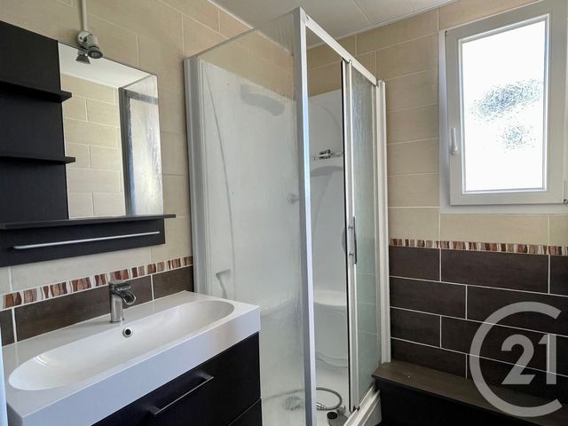 Appartement F3 à vendre - 3 pièces - 73.9 m2 - FOUGERES - 35 - BRETAGNE - Century 21 Gambetta