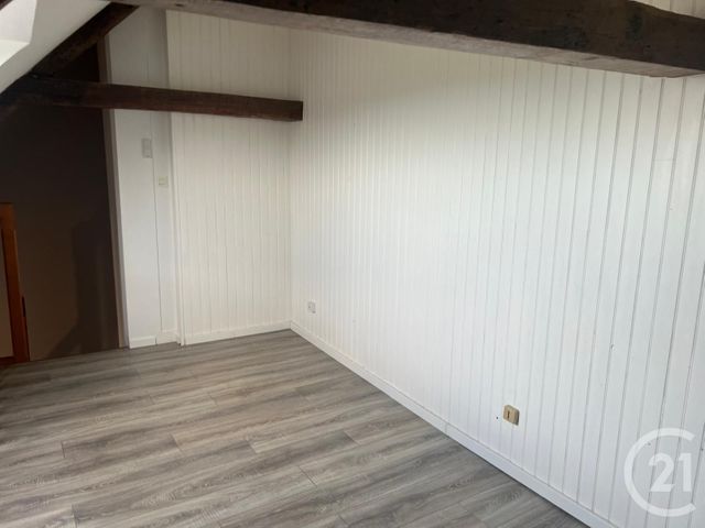 Appartement à louer - 2 pièces - 34.87 m2 - FOUGERES - 35 - BRETAGNE - Century 21 Gambetta