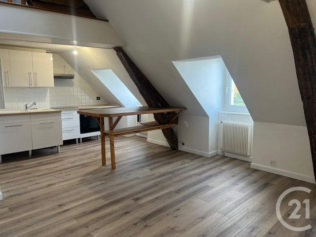 Appartement à louer - 2 pièces - 34.87 m2 - FOUGERES - 35 - BRETAGNE - Century 21 Gambetta