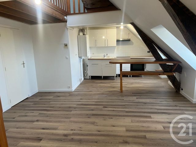 Appartement à louer - 2 pièces - 34.87 m2 - FOUGERES - 35 - BRETAGNE - Century 21 Gambetta