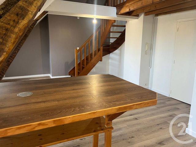 Appartement à louer - 2 pièces - 34.87 m2 - FOUGERES - 35 - BRETAGNE - Century 21 Gambetta
